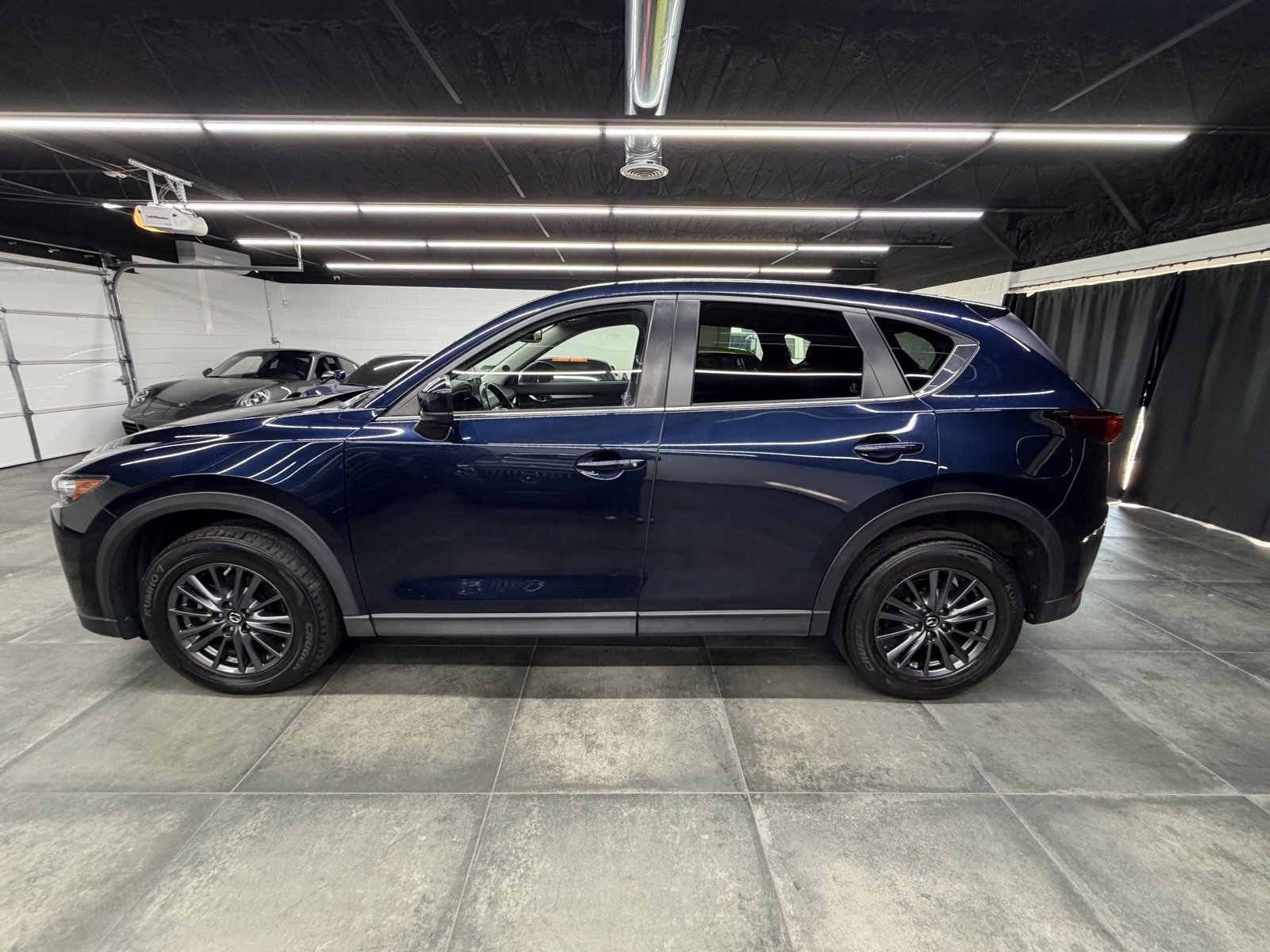 Used 2019 MAZDA CX-5 Touring image 3