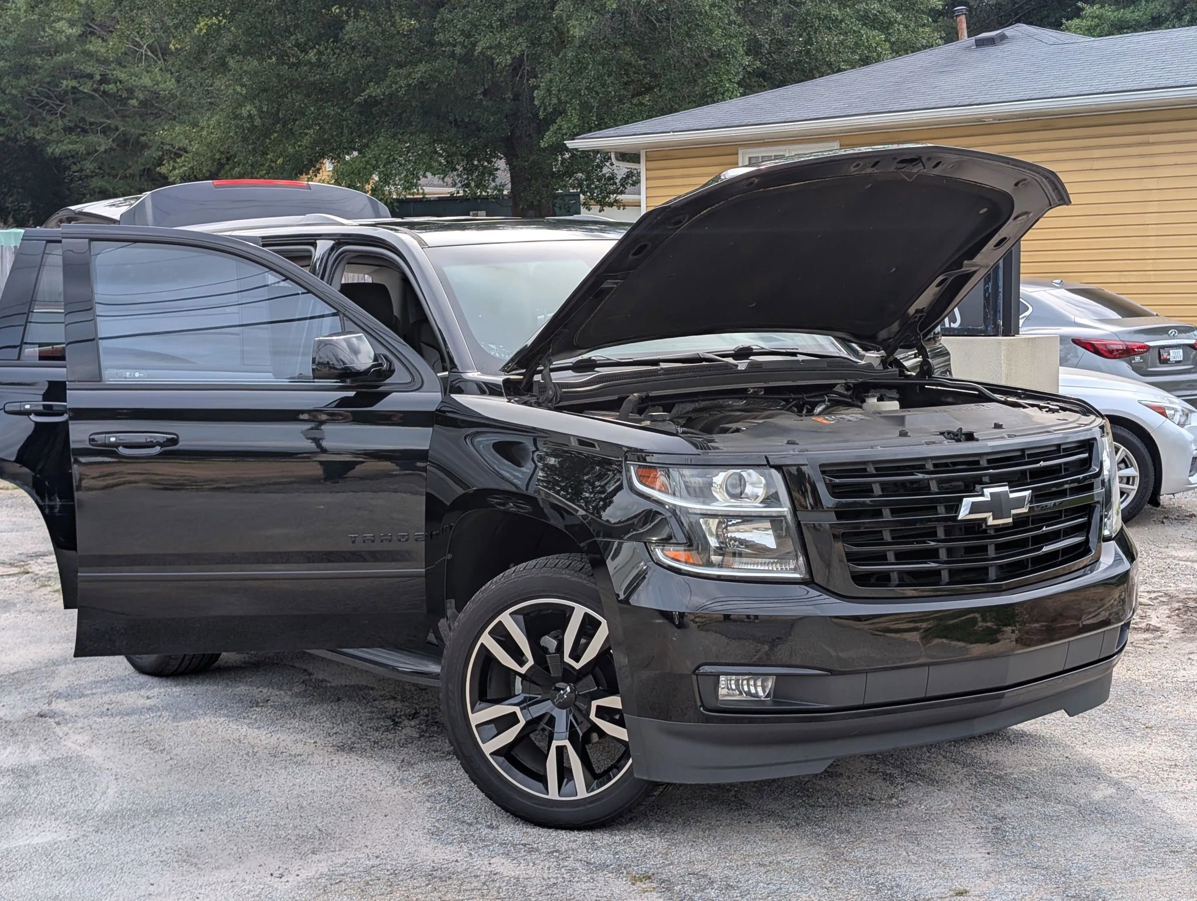 Used 2018 Chevrolet Tahoe Premier RWD image 13