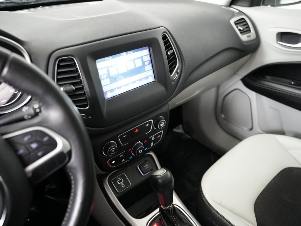 Used 2018 Jeep Compass Latitude w/ Popular Equipment Group image 18