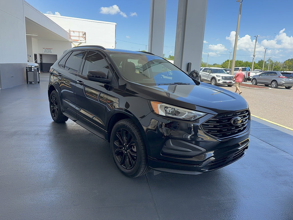 Certified 2024 Ford Edge SE w/ Black Appearance Package AWD/4WD image 4