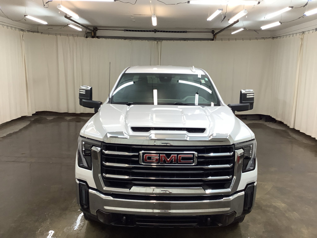 Used 2024 GMC Sierra 2500 SLT RWD image 3