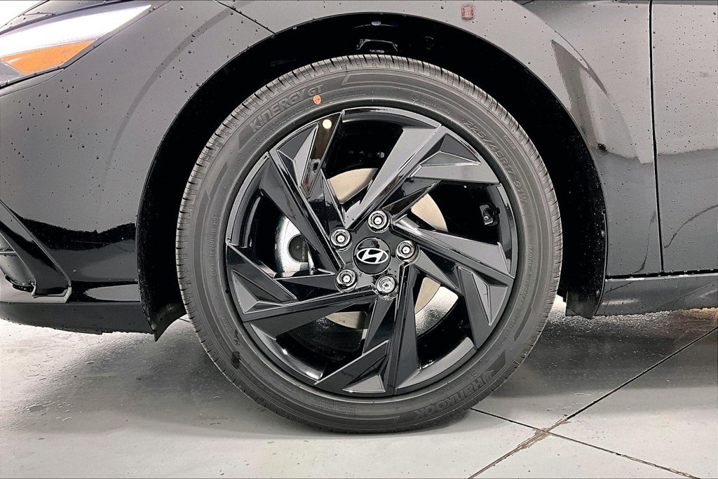 New 2026 Hyundai Elantra SEL Sport FWD image 28
