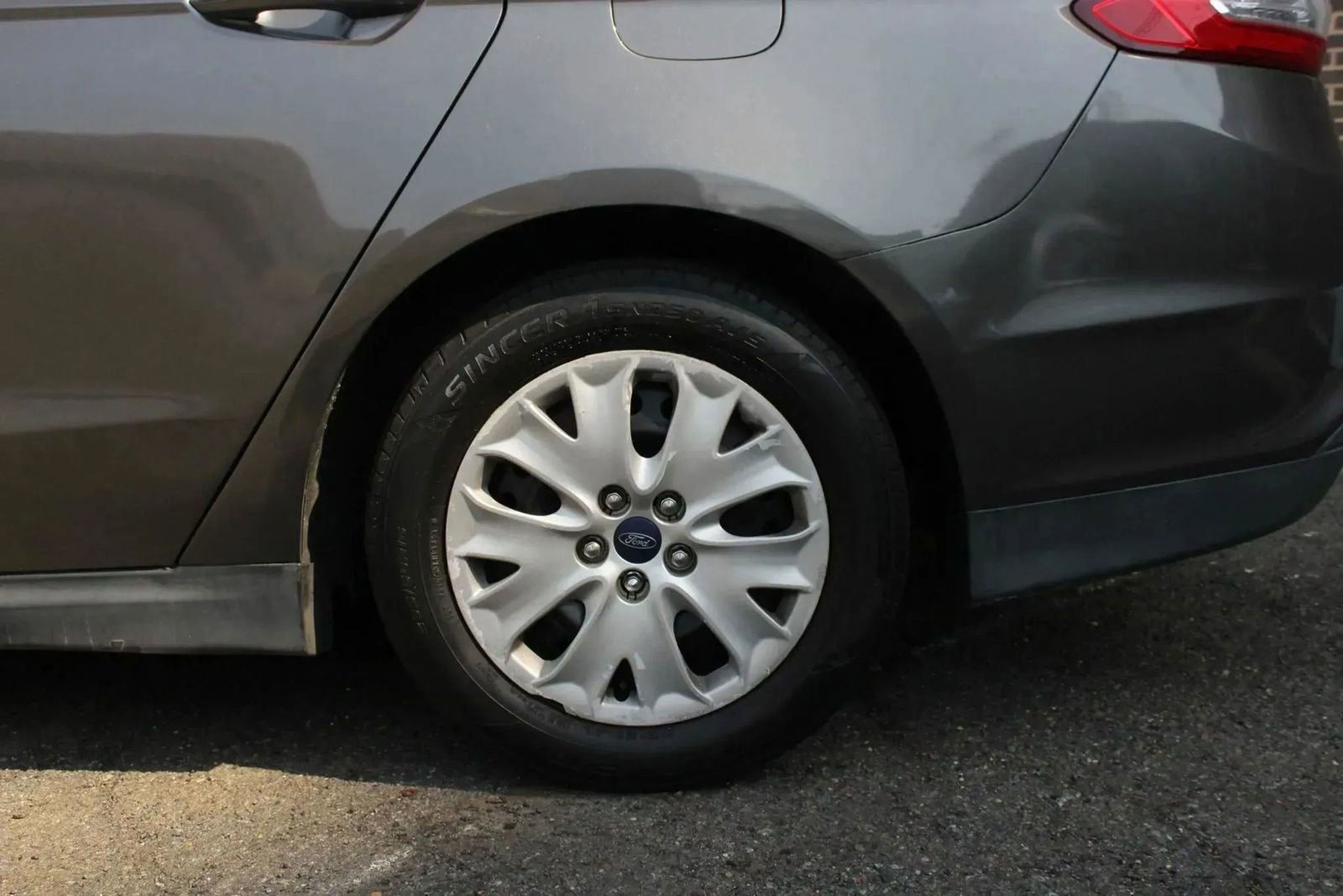 Used 2014 Ford Fusion S FWD image 4