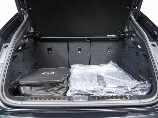 New 2026 Porsche Macan 4S Electric image 31