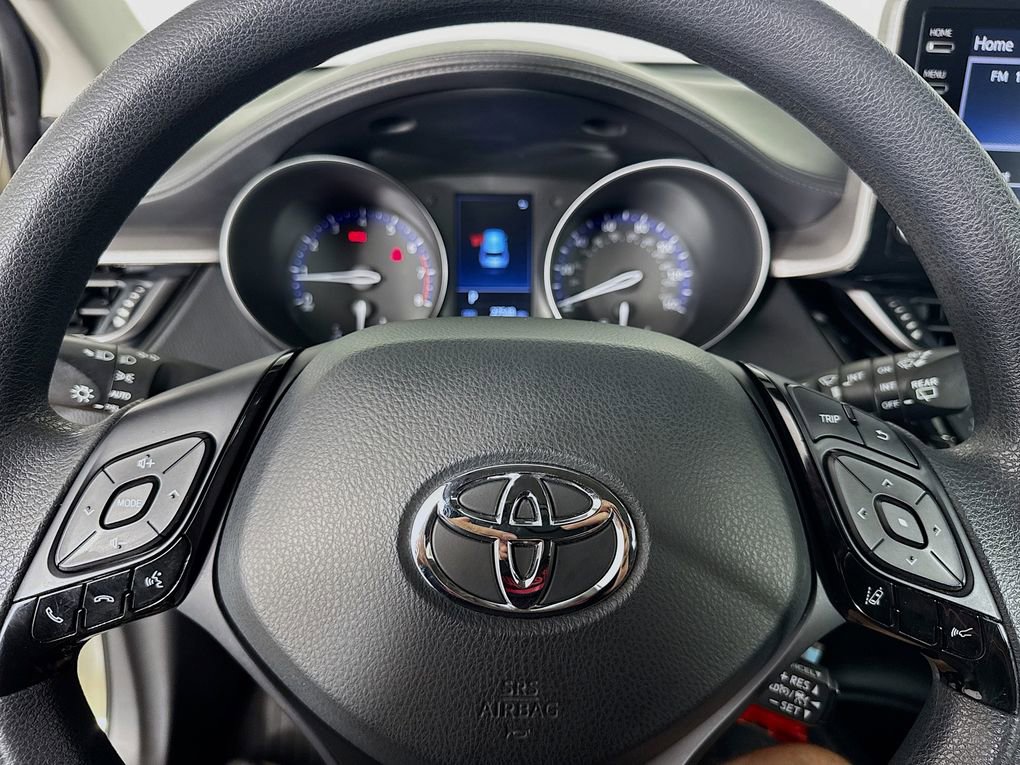Used 2021 Toyota C-HR LE FWD image 16