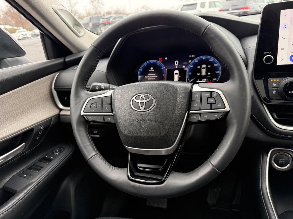 Certified 2025 Toyota Grand Highlander Limited image 17