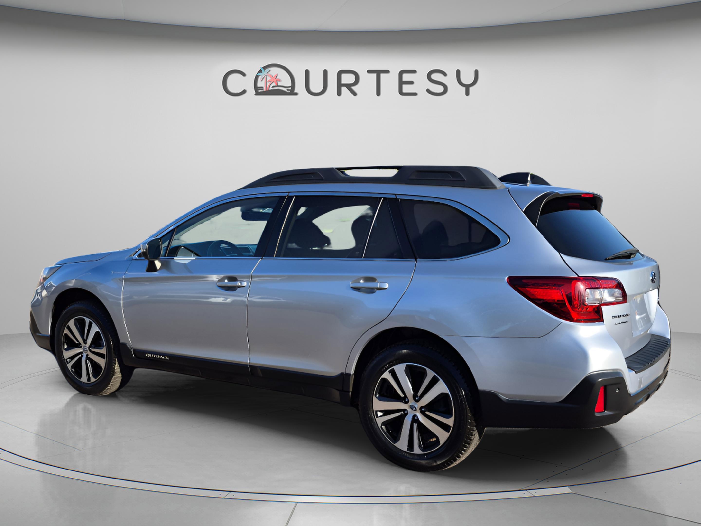 Used 2019 Subaru Outback 2.5i Limited AWD/4WD image 3