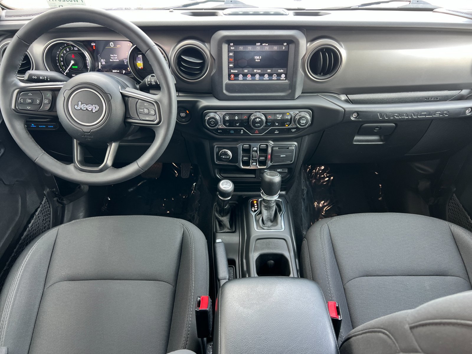 Used 2023 Jeep Wrangler Unlimited w/ Cold Weather Group AWD/4WD image 15