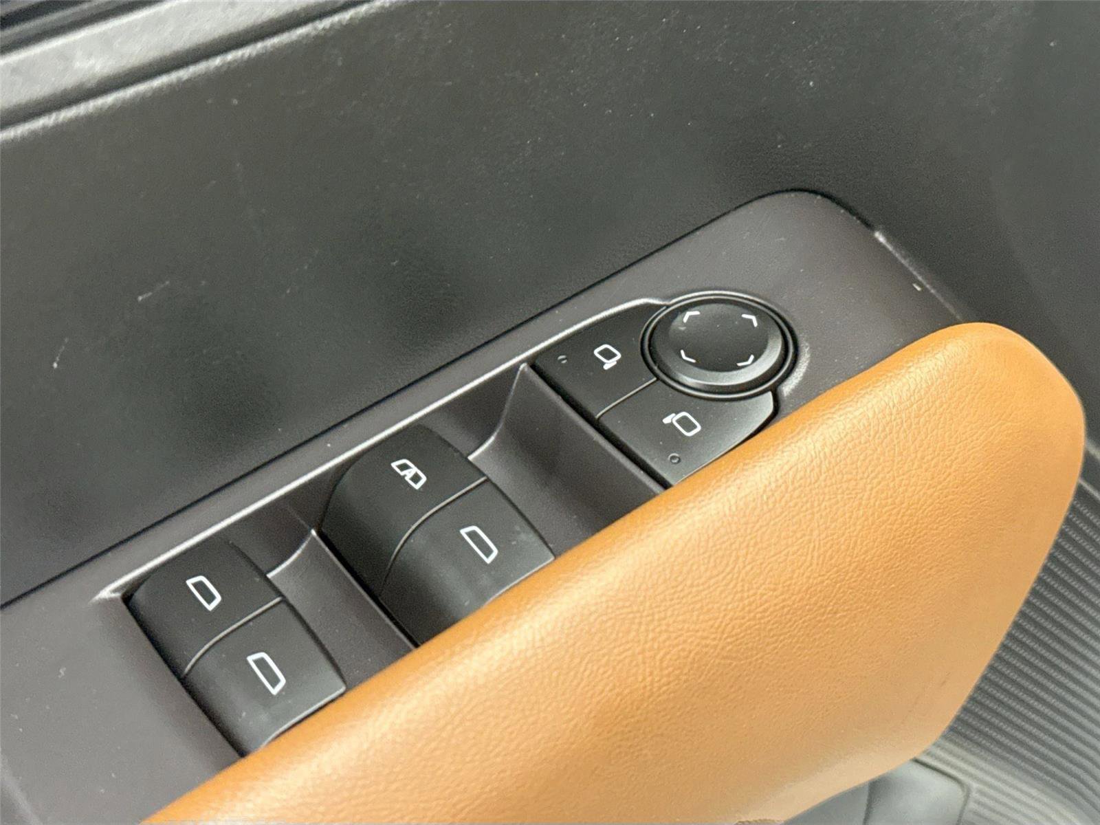 Used 2023 GMC Canyon AT4 w/ AT4 Premium Package image 27