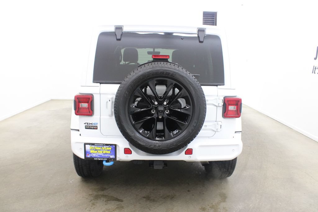 Used 2021 Jeep Wrangler Unlimited Sahara AWD/4WD image 4