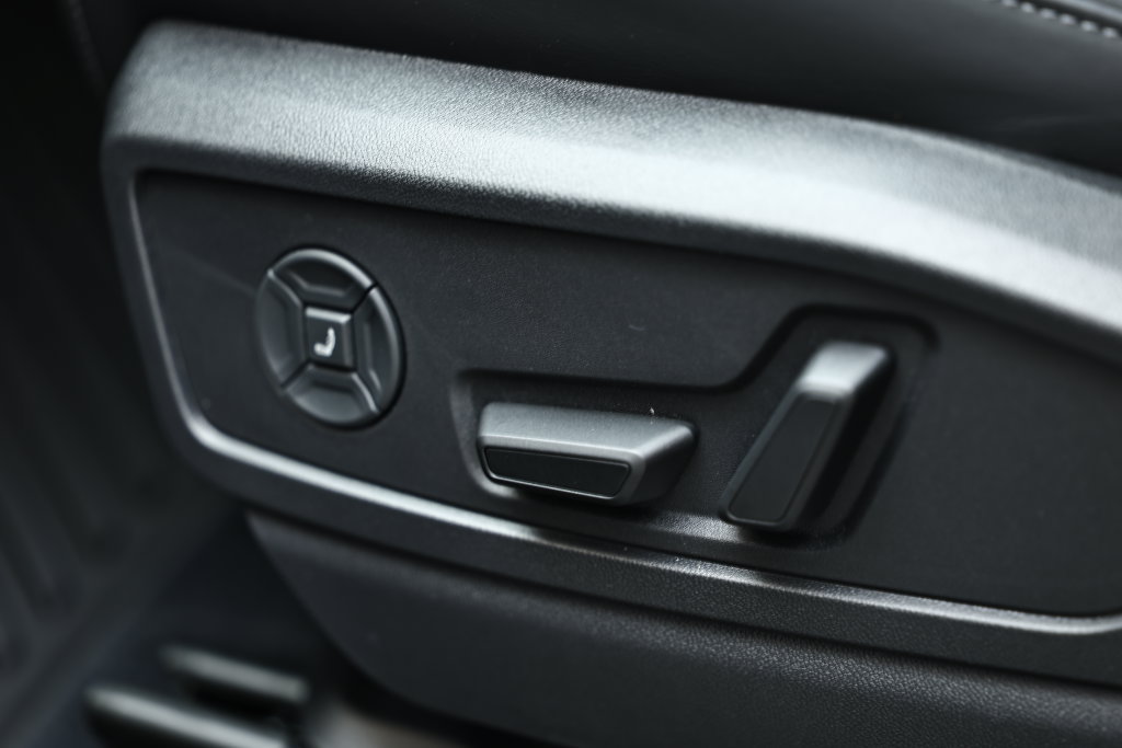 New 2026 Audi SQ5 Premium Plus AWD/4WD image 22