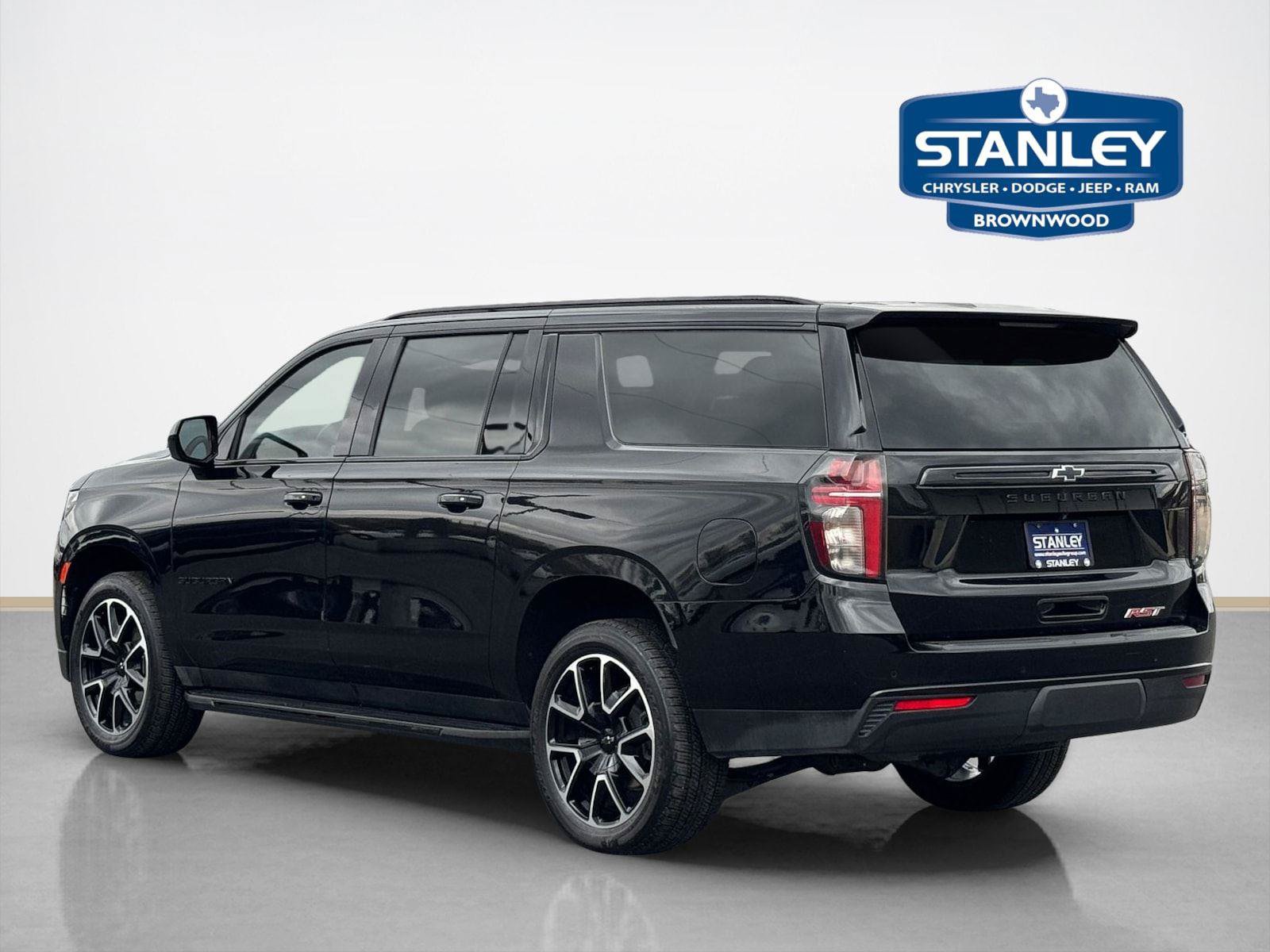 Used 2023 Chevrolet Suburban RST AWD/4WD image 5