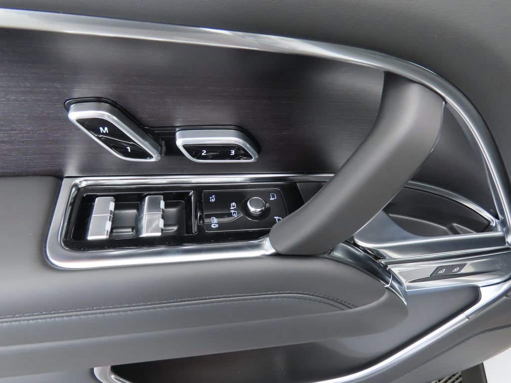 New 2025 Land Rover Range Rover Long Wheelbase SE image 23