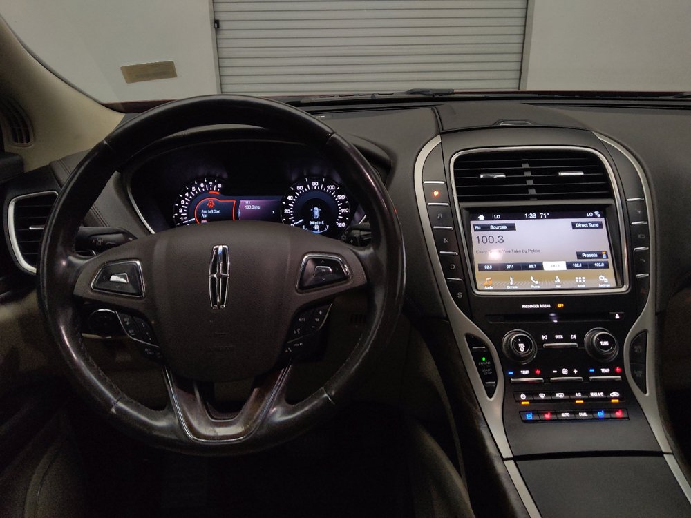 Used 2016 Lincoln MKX Reserve w/ Technology Package FWD image 22
