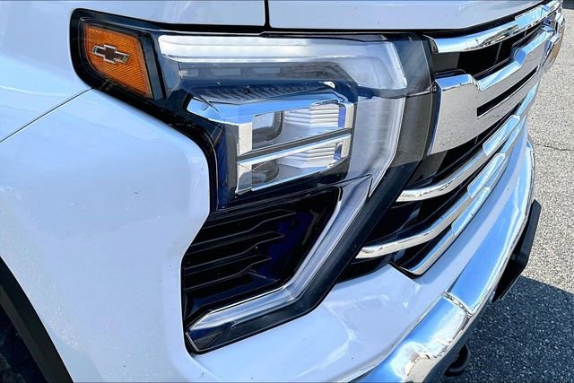 Used 2024 Chevrolet Silverado 2500 LTZ w/ LTZ Plus Package AWD/4WD image 30