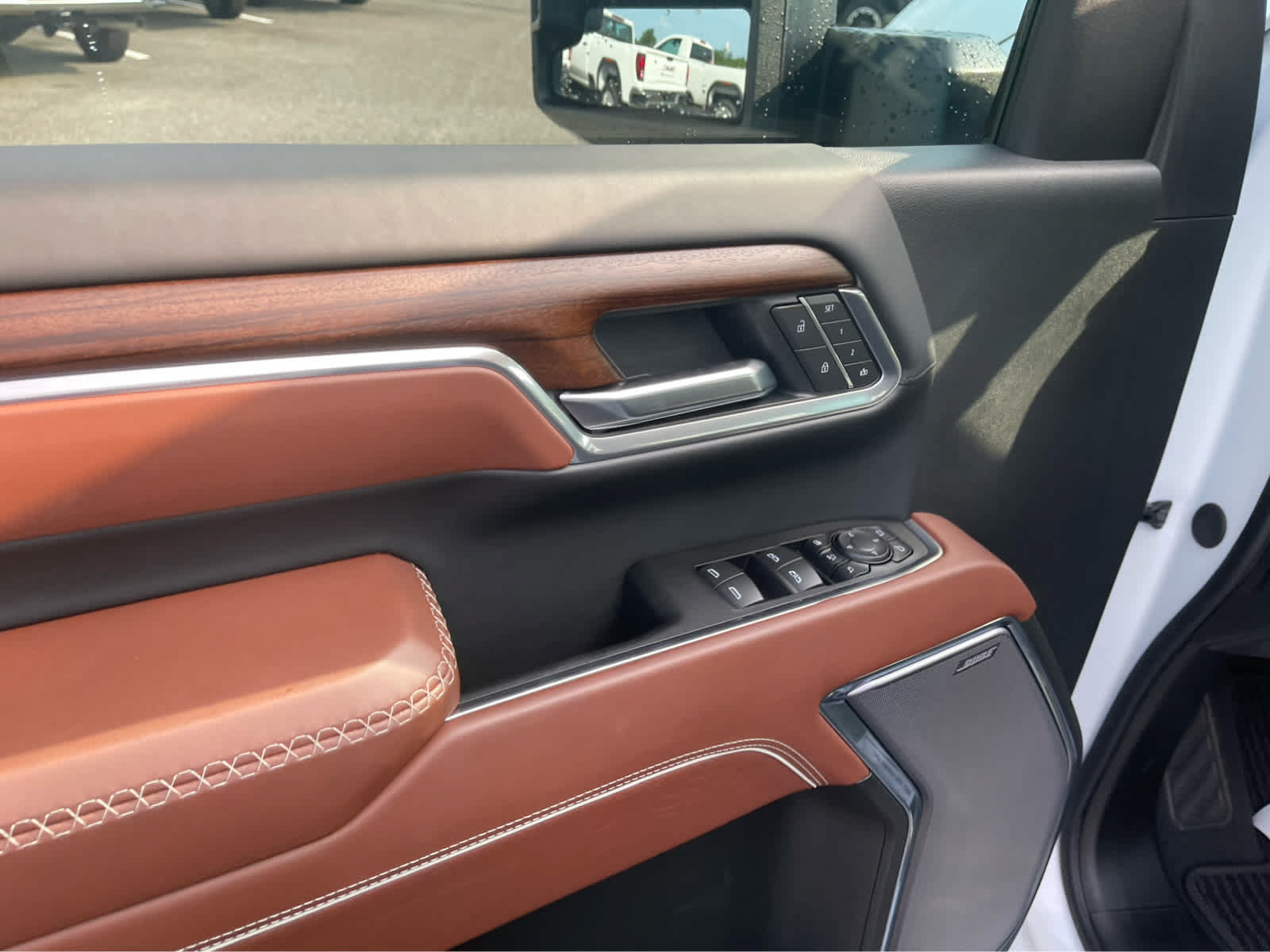 Used 2025 GMC Sierra 2500 Denali Ultimate AWD/4WD image 11