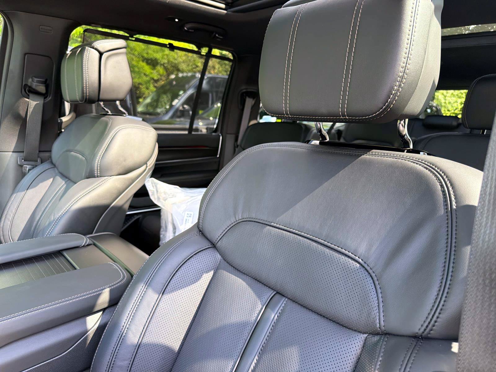 New 2026 Jeep Grand Wagoneer L Summit w/ Premium Group III AWD/4WD image 6