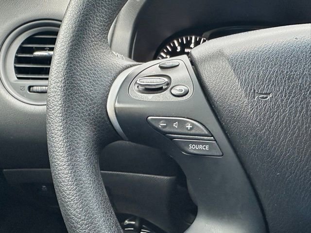 Used 2014 Nissan Pathfinder S image 17