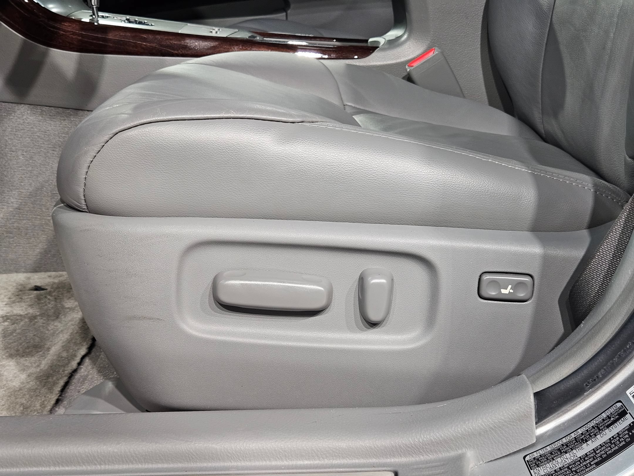 Used 2009 Toyota Avalon XLS FWD image 23
