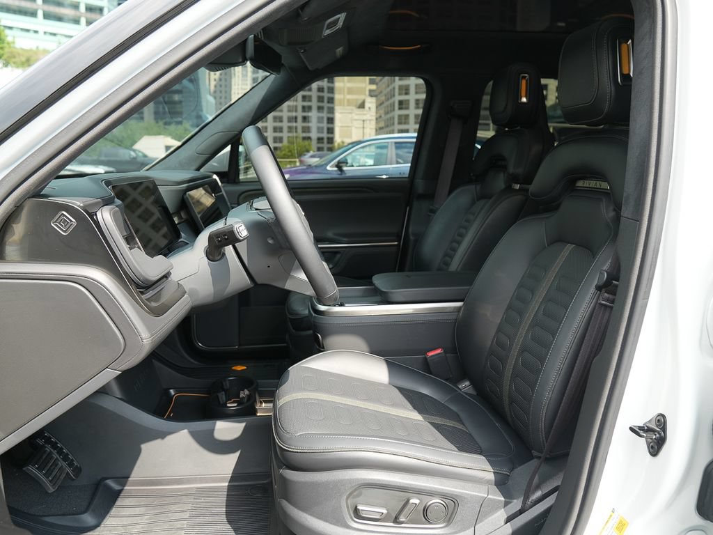 Used 2025 Rivian R1S Adventure Dual AWD/4WD image 14
