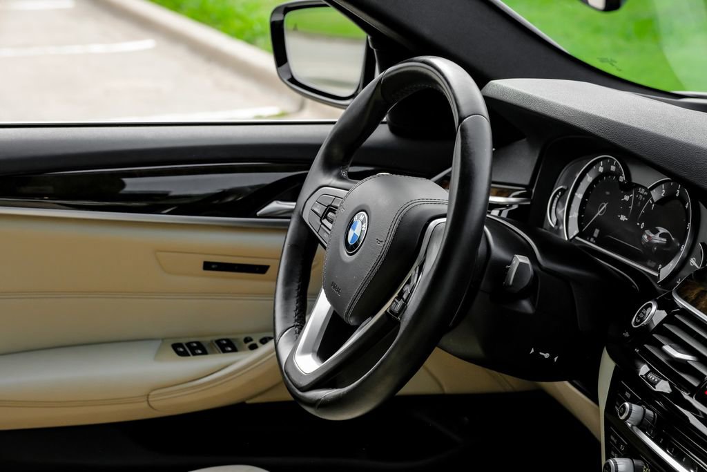 Used 2018 BMW 530i RWD image 19