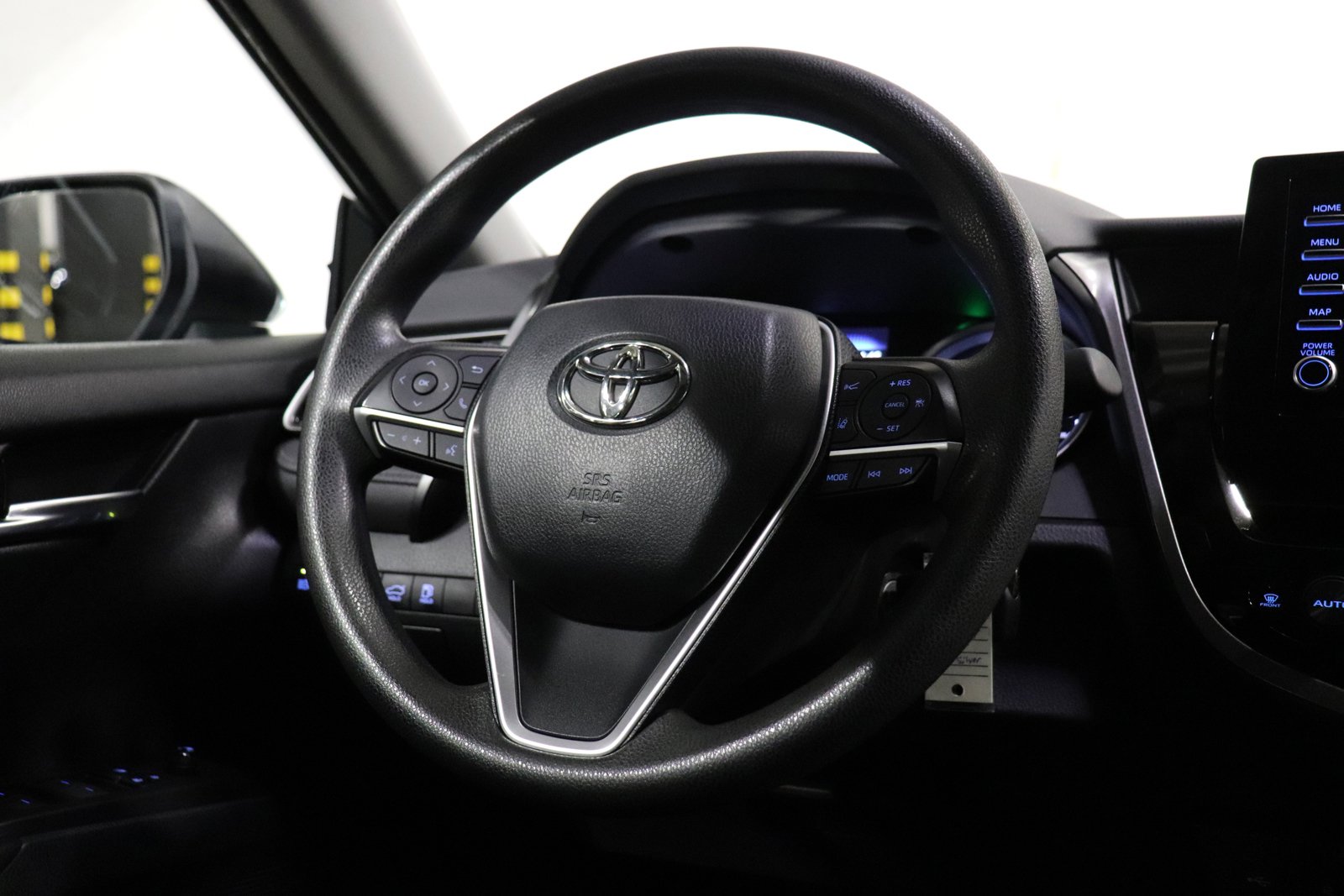 Used 2022 Toyota Camry LE image 25