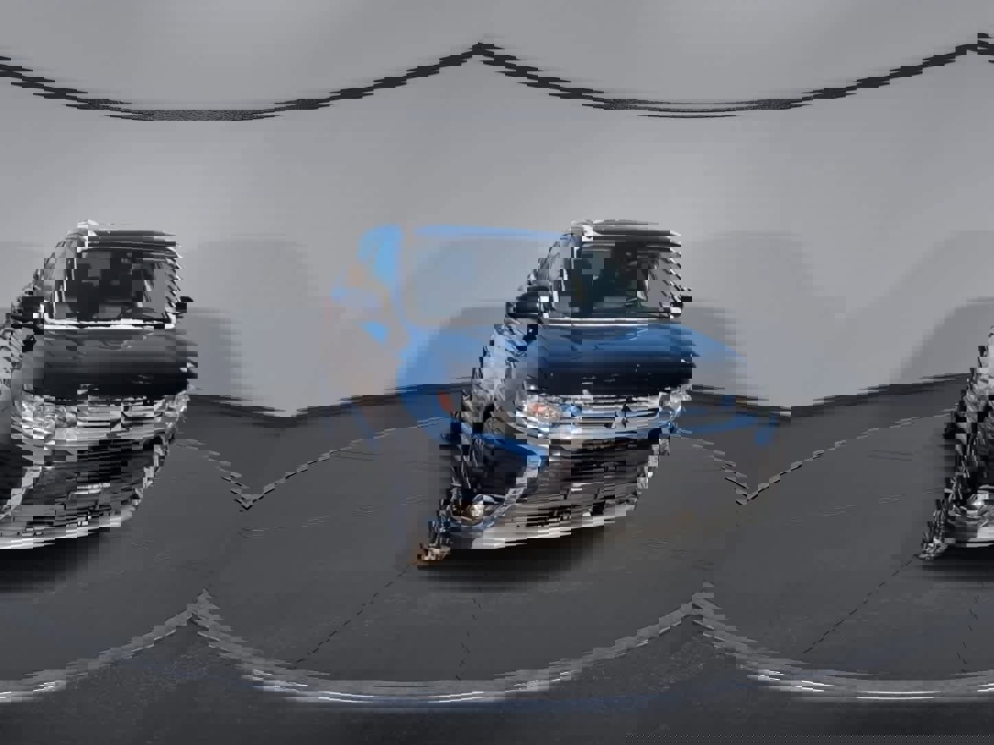 Used 2017 Mitsubishi Outlander SE image 2