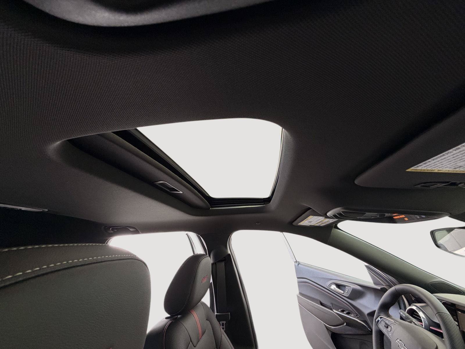 New 2026 Chevrolet Trax RS w/ Sunroof Package FWD image 23