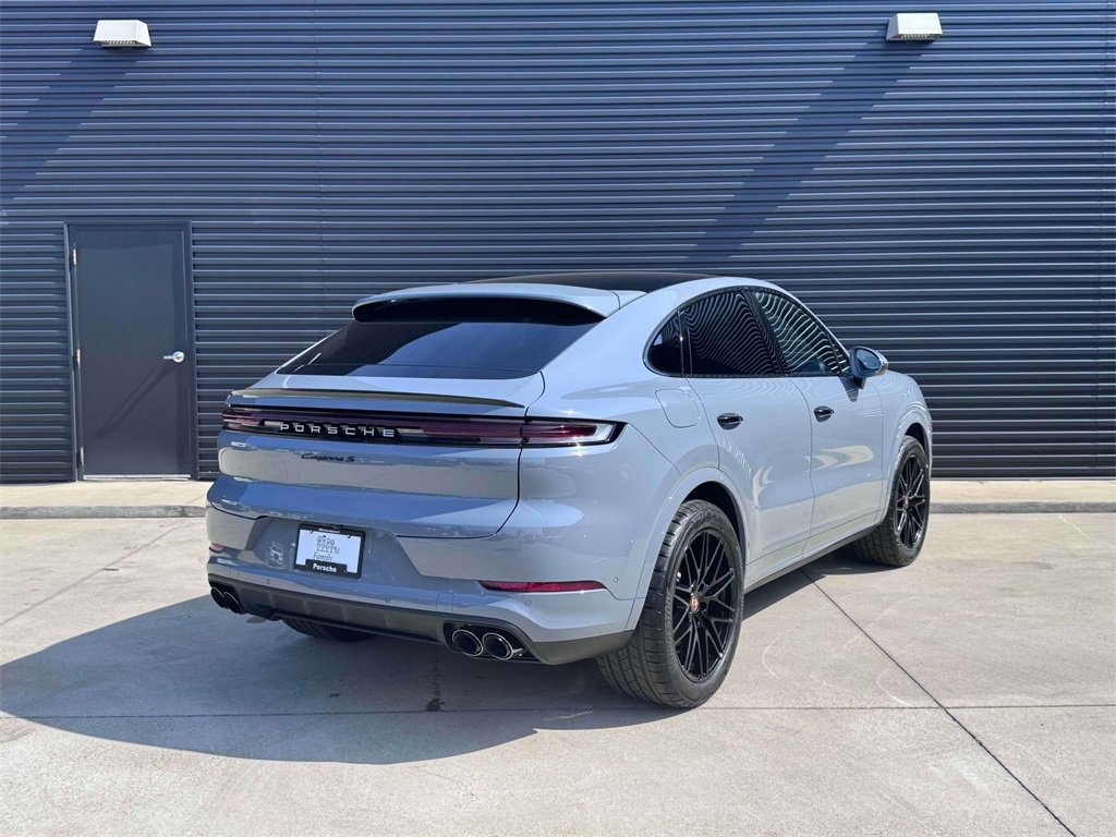 New 2025 Porsche Cayenne Coupe image 7