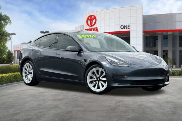 Used 2022 Tesla Model 3 Long Range AWD/4WD image 2