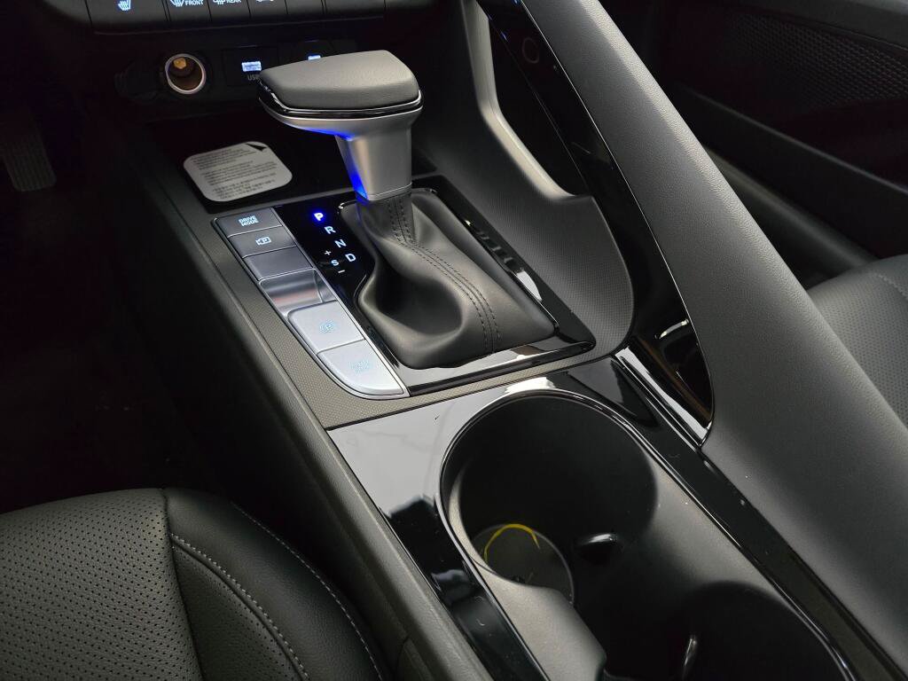 New 2026 Hyundai Elantra Limited FWD image 29