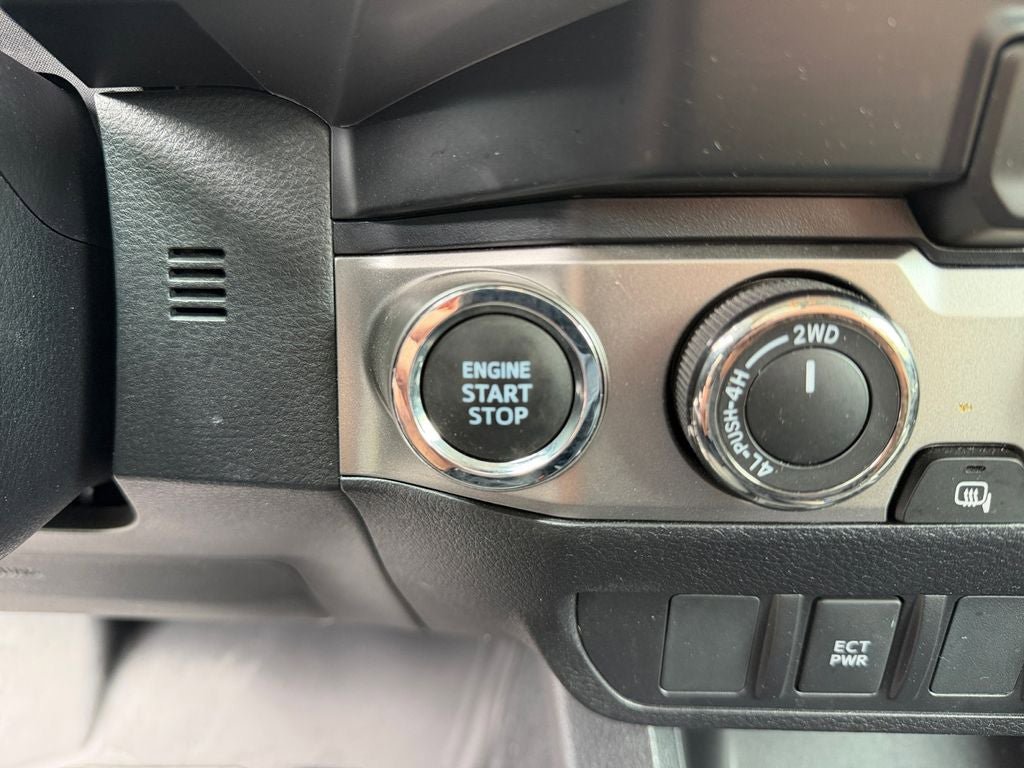 Certified 2023 Toyota Tacoma SR5 AWD/4WD image 24
