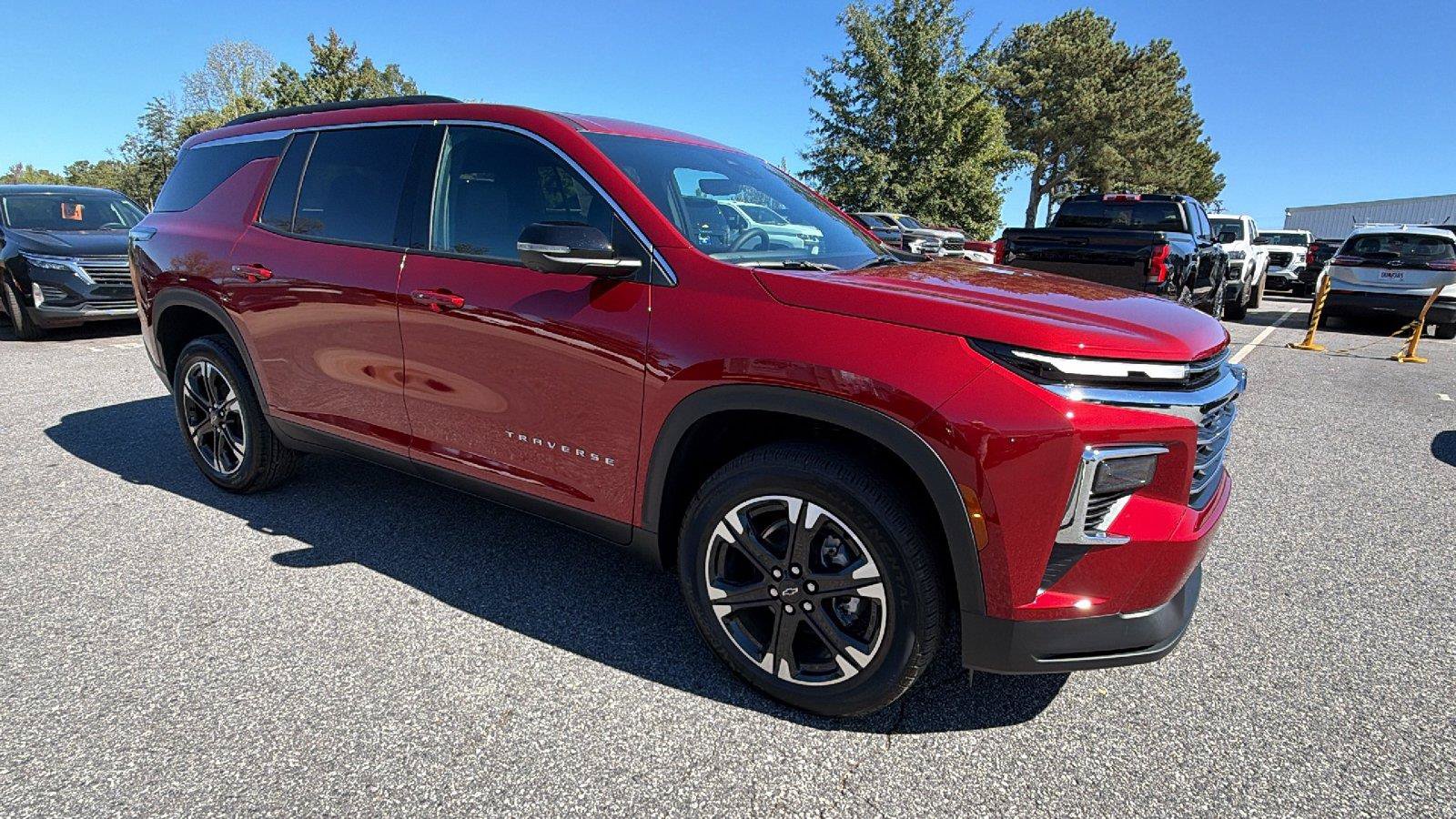 New 2027 Chevrolet Traverse LT w/ Driver Confidence Package FWD image 7