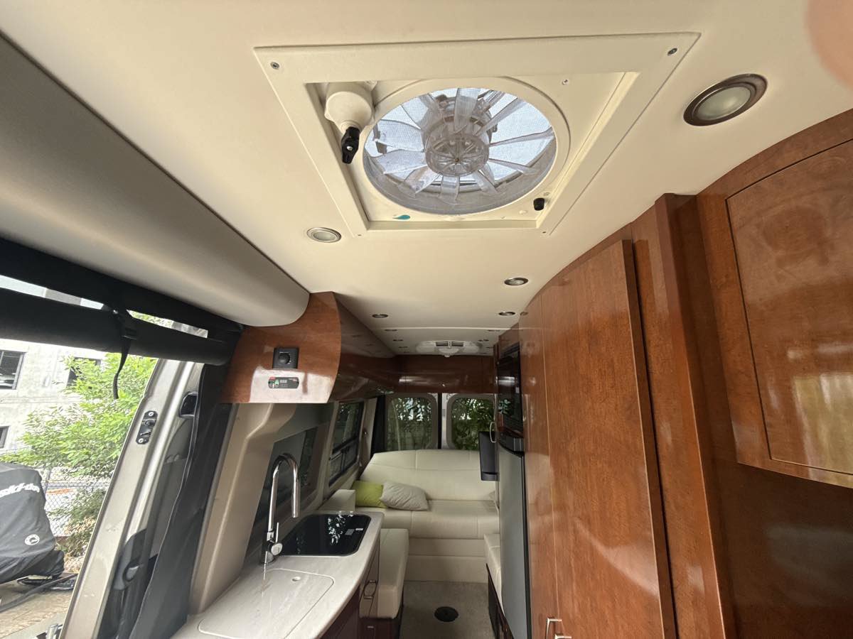 Used 2017 Mercedes-Benz Sprinter 3500 image 17