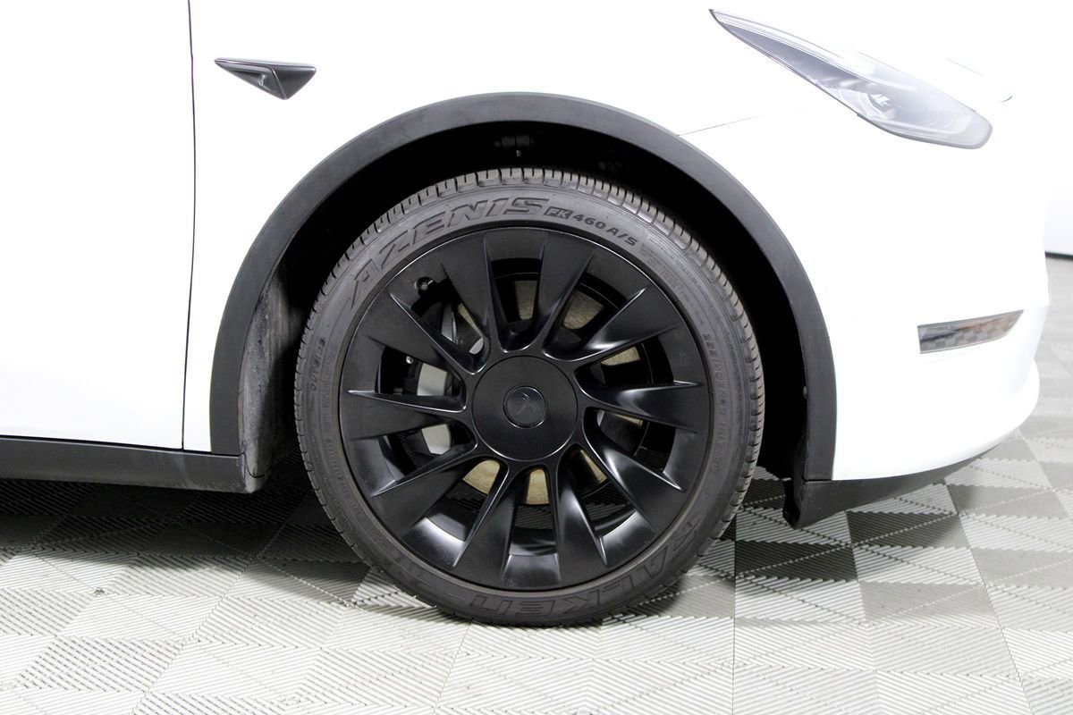 Used 2021 Tesla Model Y Long Range AWD/4WD image 37