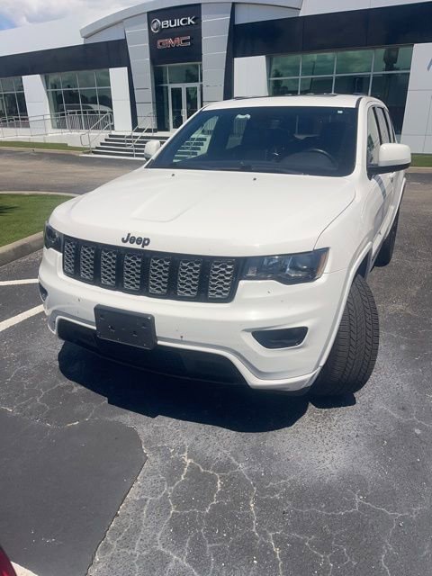 Used 2019 Jeep Grand Cherokee Altitude AWD/4WD image 1