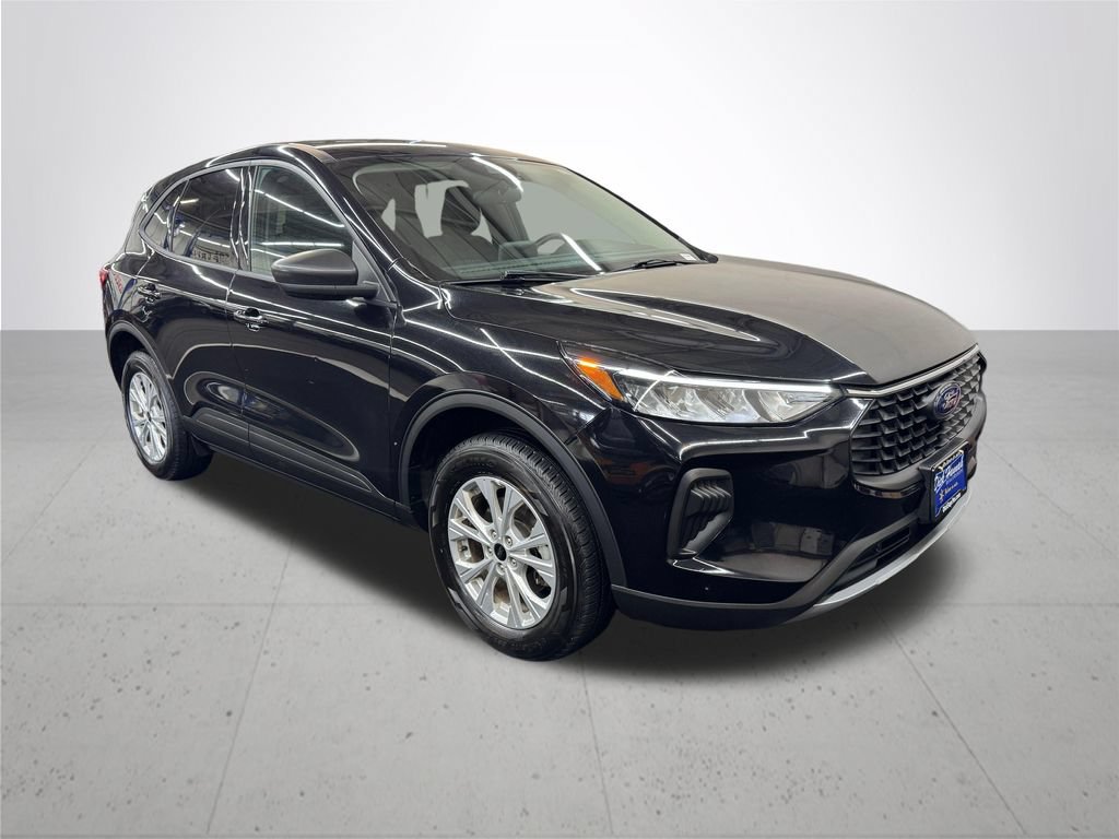 Used 2025 Ford Escape Active AWD/4WD image 9