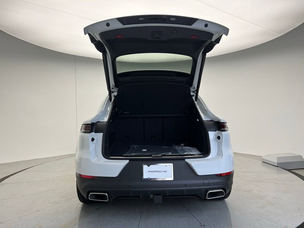 Certified 2025 Porsche Cayenne Coupe AWD/4WD image 20