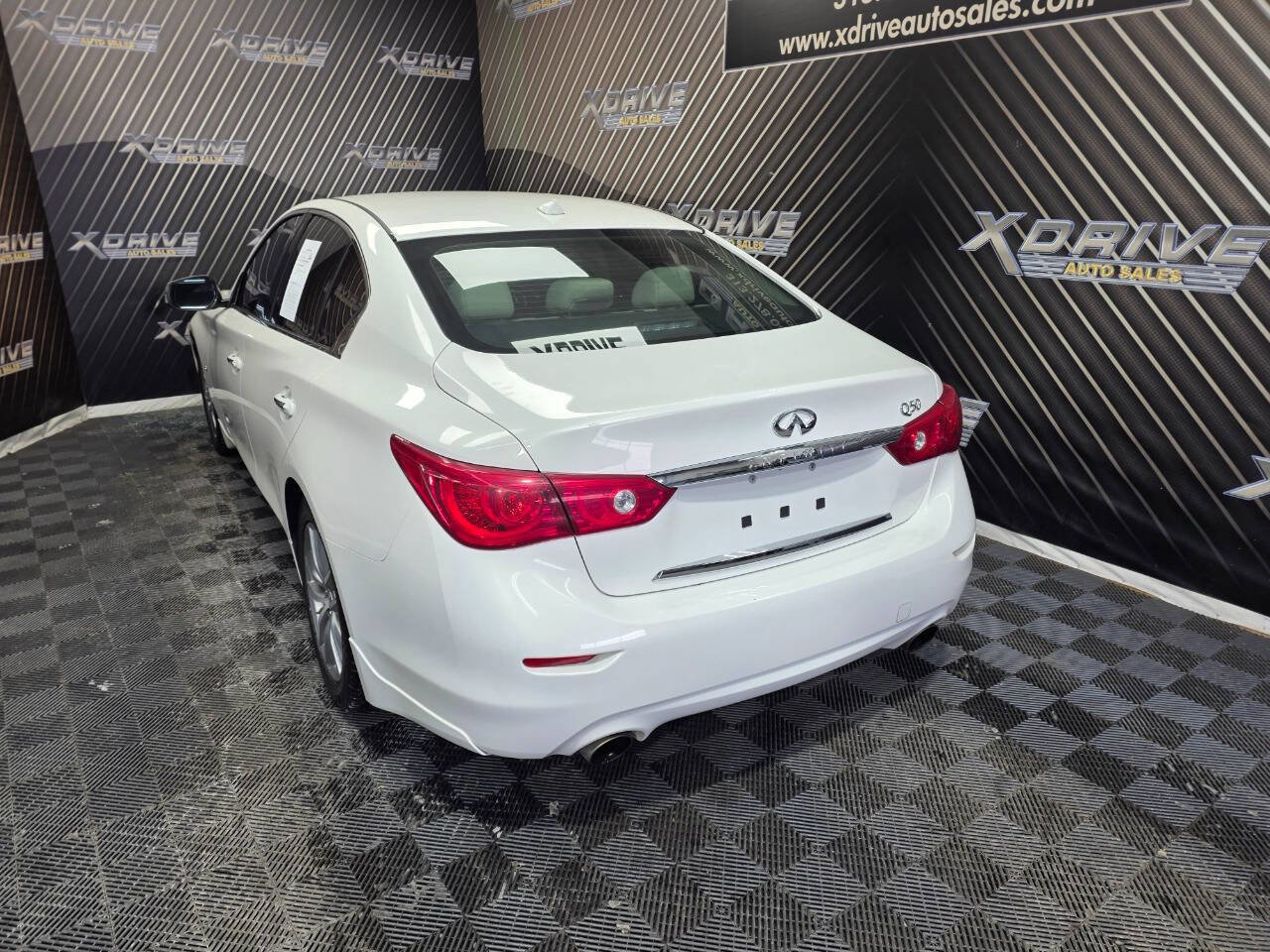 Used 2015 INFINITI Q50 image 10