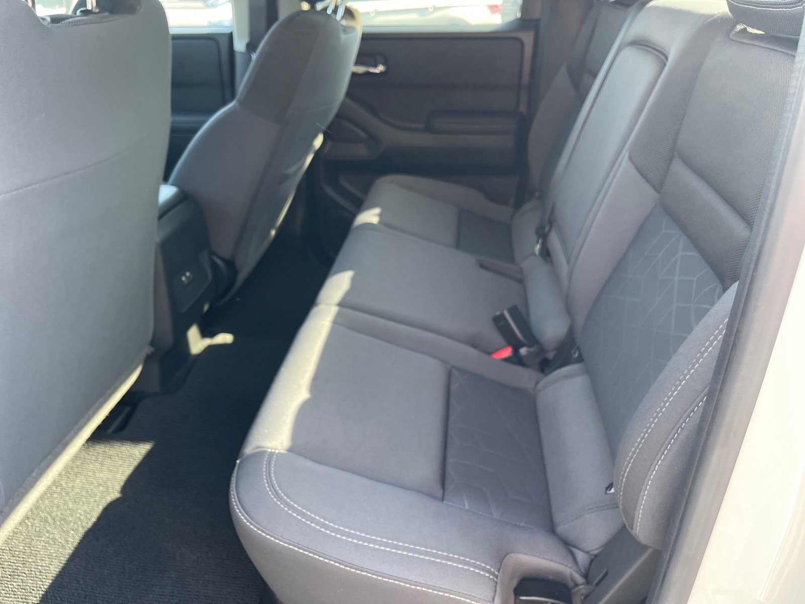 Used 2025 Nissan Frontier SV RWD image 12