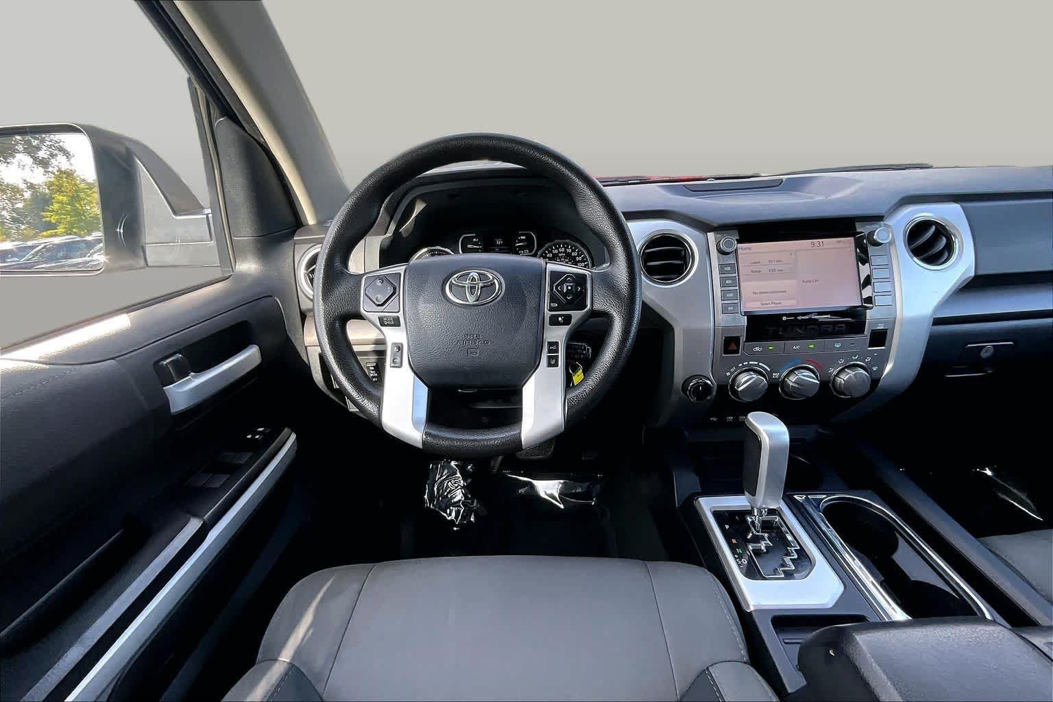 Used 2020 Toyota Tundra SR5 w/ SR5 Convenience Package AWD/4WD image 6