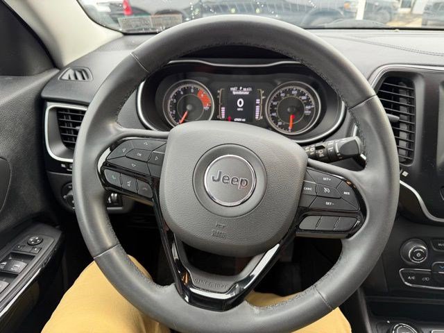 Used 2020 Jeep Cherokee Latitude Plus image 15