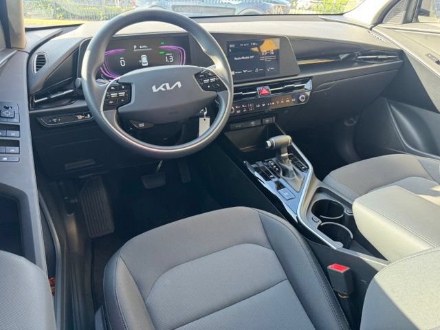 Used 2025 Kia Niro LX FWD image 42