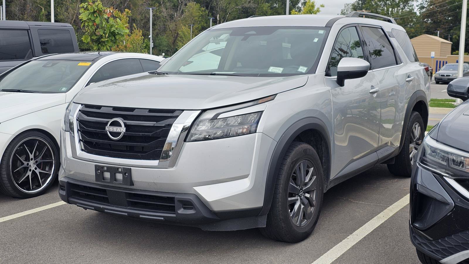 Used 2024 Nissan Pathfinder SV