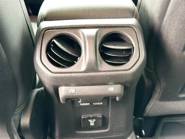 Used 2026 Jeep Wrangler Unlimited Sahara AWD/4WD image 28