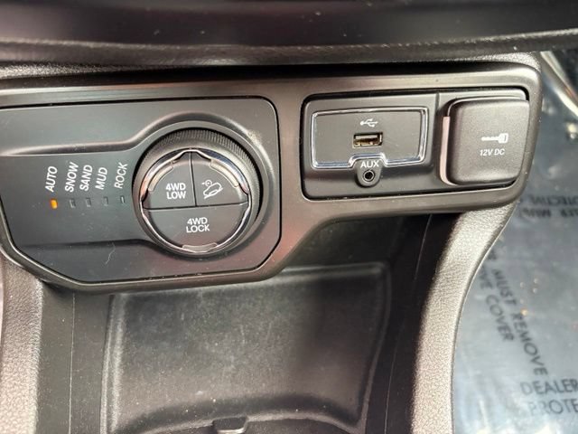 Used 2020 Jeep Renegade Trailhawk w/ Cold Weather Group AWD/4WD image 21