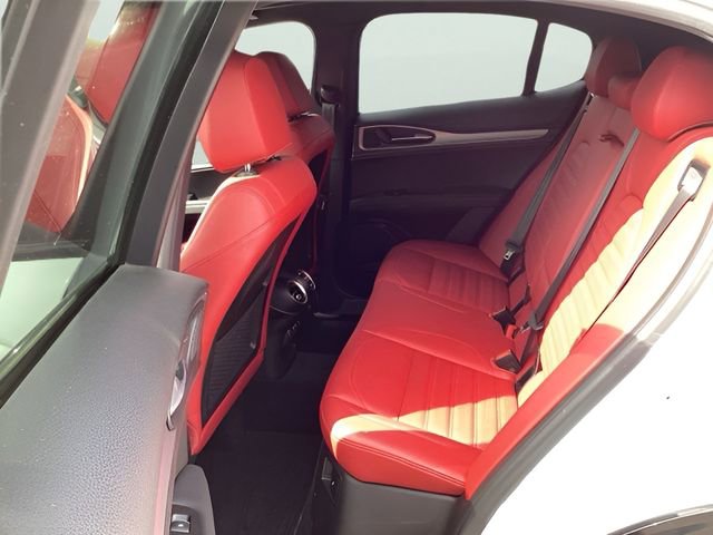 Used 2024 Alfa Romeo Stelvio Veloce image 19