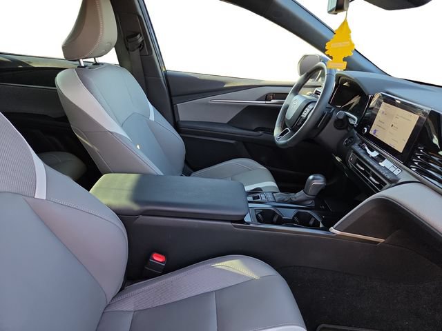 Used 2025 Toyota Camry SE w/ Convenience Package FWD image 41