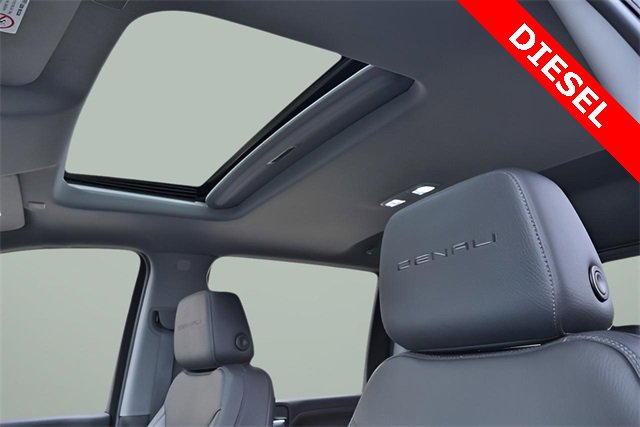 Used 2022 GMC Sierra 3500 Denali w/ Denali Black Diamond Edition image 19