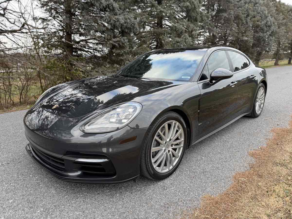 Used 2018 Porsche Panamera 4 image 3